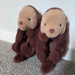 Toddler Otter Slippers Old Navy 9/10